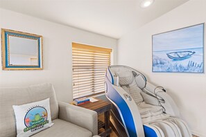 Interior - Rainbow Lake Cabin · Lakefront with Kayaks · Sleeps 10 · Dogs Welcome (Lakeside)