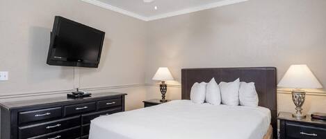 3 chambres, fer et planche à repasser, Wi-Fi, draps fournis