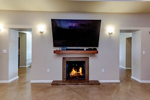 Interior - Central and Sunny Home in Beautiful Catalina Vista (Tucson)