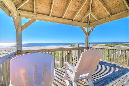 Wide Ocean Front, Private Gazebo, 6 Bedrooms, New to VRBO
