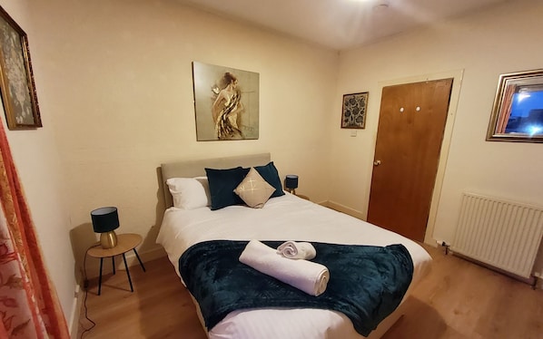 Comfort Apartment | 4 bedrooms, individually furnished, laptop workspace, iron/ironing board - Sensational Stay - Bedford Avenue (Aberdeen)