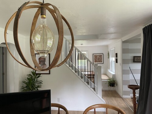 Charming Cape Cod close to downtown Harrisburg 