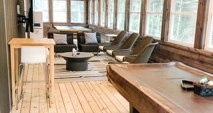 Eagle's Nest Guest House II - Less than 2 Miles to Sand Valley - 16 beds!