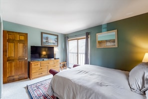 3 habitaciones, tabla de planchar con plancha, internet y ropa de cama