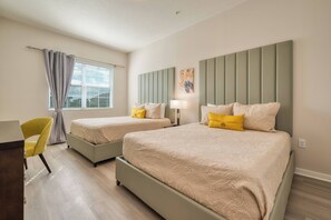 4 Schlafzimmer, Bügeleisen/Bügelbrett, Reisekinderbett, WLAN