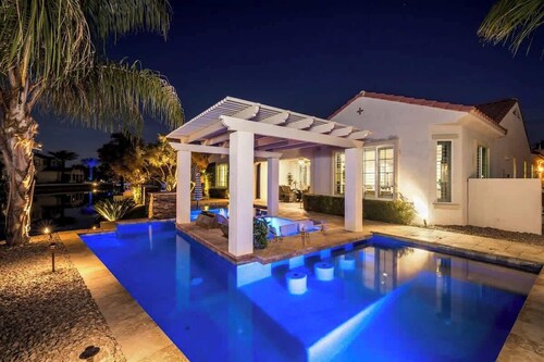 Ritz Waters at Ocotillo, Heated Pool, 5br/3.5 bath