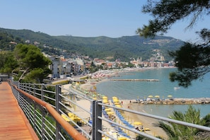 Beach - Paradiso Al Mare shared pool, Diano Marina, Italy (Diano Marina)