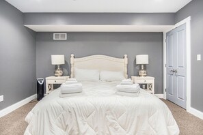 4 bedrooms, iron/ironing board, WiFi, bed sheets