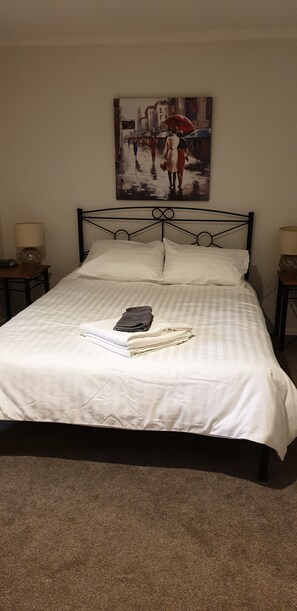 1 غرفة نوم ومكواة/لوح كي وواي فاي