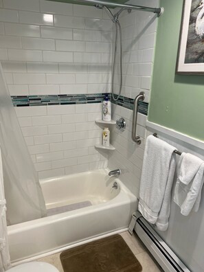 Bathtub, hair dryer, towels, soap - Single Level Home - Steps to Downtown Gloucester & A/C throughout  (Gloucester)