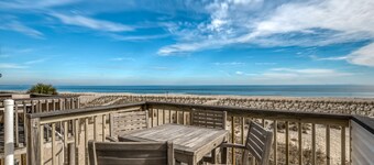 Oceanfront gem with spacious deck, direct beach access, & high-speed WiFi