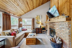 TV, fireplace, DVD player, stereo