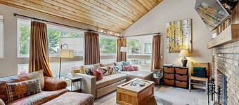 2BR East Vail Condo w/Hot Tub, Market, Free Shuttle