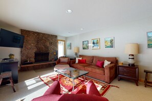 TV, fireplace, DVD player