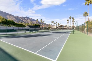 Sport court - Chic 2/2 Ground Level Condo in South PS (Palm Springs)