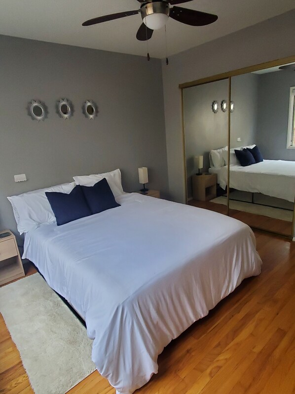 2 habitaciones, escritorio, tabla de planchar con plancha y wifi gratis