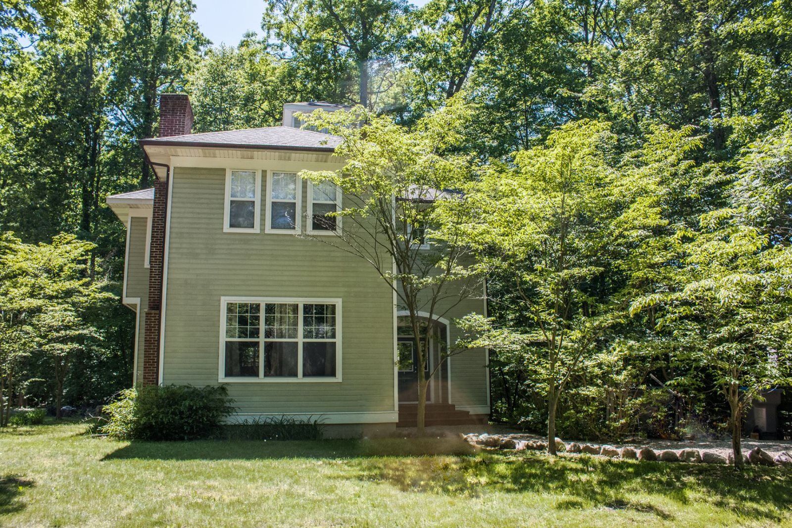 Quiet Home w/ Private Hot Tub, Firepit, Fireplace & WiFi - Near Downtown/Beach