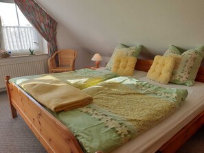 2 chambres, lit de bébé portatif