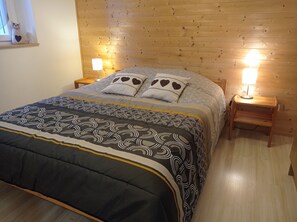 2 bedrooms, iron/ironing board, travel crib, free WiFi - Gîte Les épicéas, 3 stars near Gérardmer (Le Tholy)