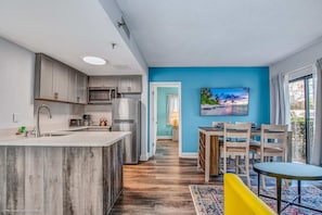 微波炉、烤箱、炉灶、洗碗机