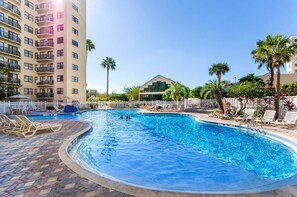 Piscina interna, piscina externa