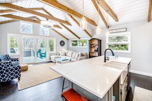 TV - Fully-renovated lakefront home with beach cabana, association beach, & firepit (Lakeside)