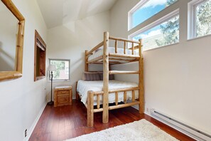 3 bedrooms, iron/ironing board, internet, bed sheets - Cozy condo with fireplace, pool & hot tub - steps to ski shuttle (Vail)