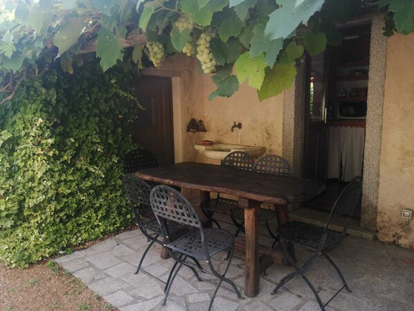 Balcony - Impeccable 6-bed Villa in Luogosanto (Luogosanto)