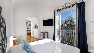 5 bedrooms, in-room safe, iron/ironing board, travel crib