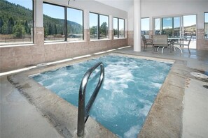 Condo, 1 habitación | Alberca | Alberca techada 
