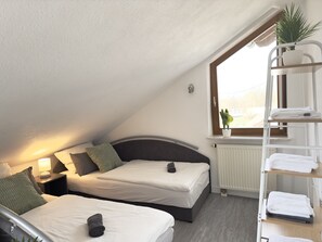 2 habitaciones, tabla de planchar con plancha y wifi gratis 