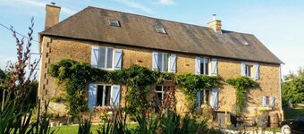 Le Manoir 17c Manor House