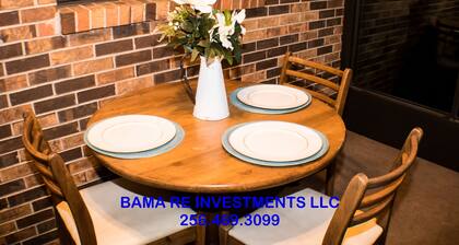 AWESOME 2BR-2Bath Hartselle Home - private bathrooms - DITCH THE HOTEL