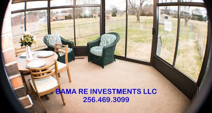 AWESOME 2BR-2Bath Hartselle Home - private bathrooms - DITCH THE HOTEL