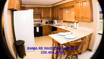 KylskÄp, mikrovÄgsugn, ugn och spishÀll