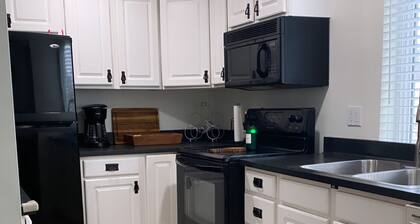 NEW LISTING! Location! Pet friendly, WiFi, winter getaway!