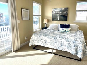 4 bedrooms, iron/ironing board, WiFi, bed sheets - Ocean Views without Oceanfront Prices, just steps from the Beach with Lifeguards (Holgate/ Beach Haven)