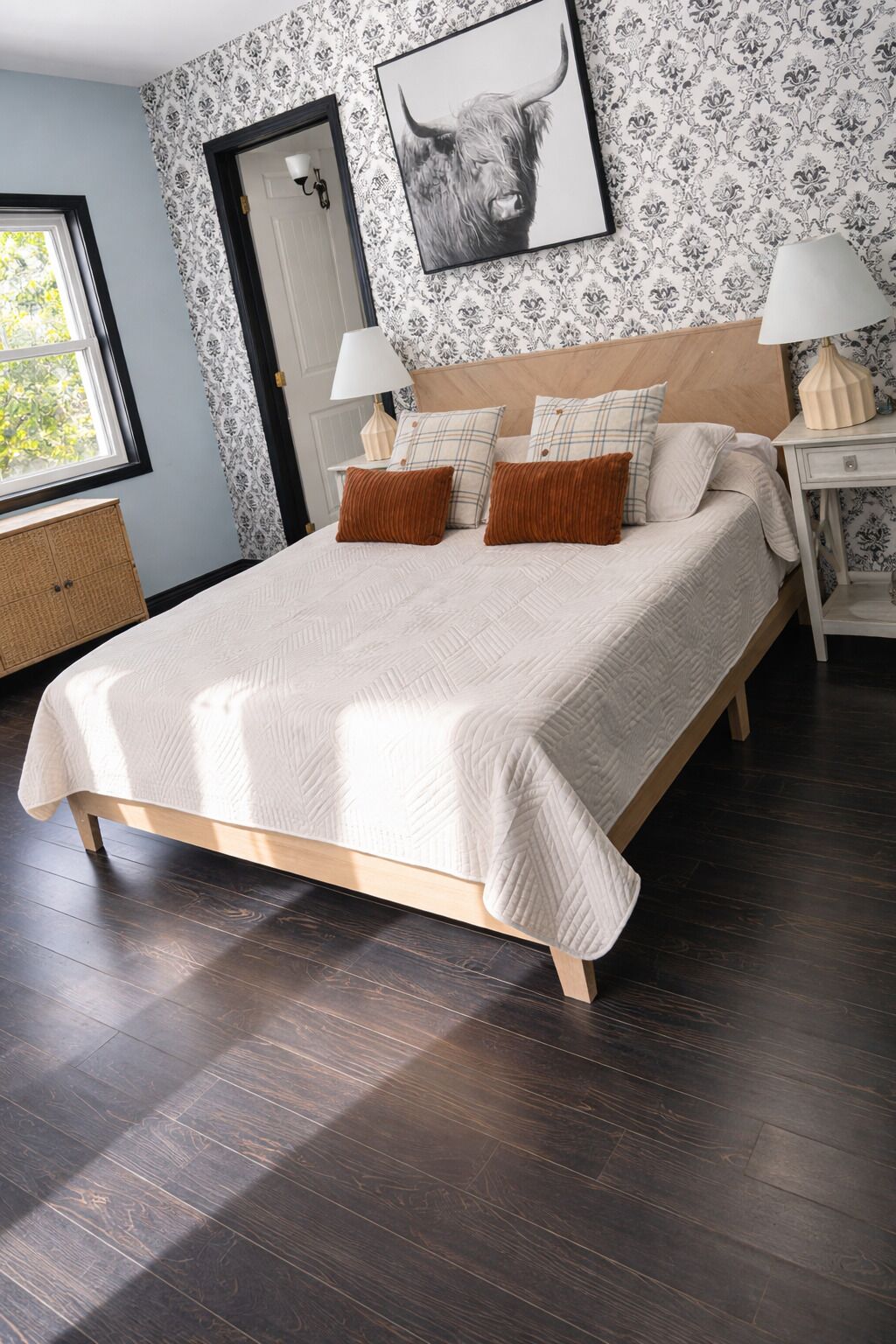 7 makuuhuonetta, silitysrauta/-lauta, ilmainen Wi-Fi, vuodevaatteet