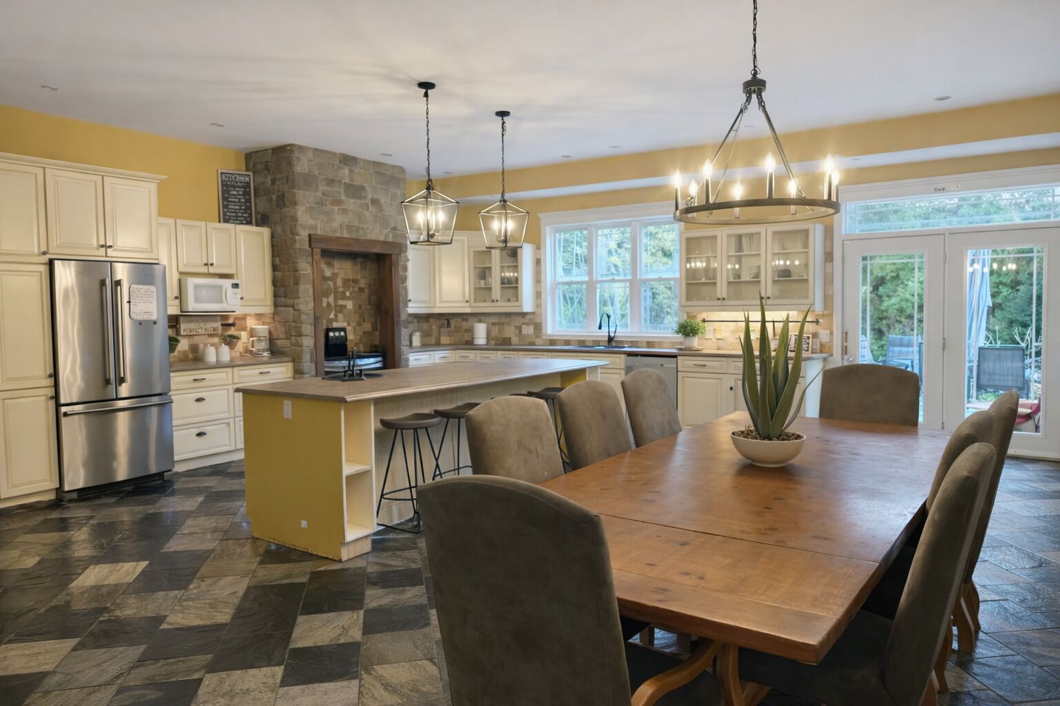 Refrigerador, microondas, horno, placa de cocina