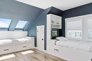 4 bedrooms, iron/ironing board, travel cot, free WiFi