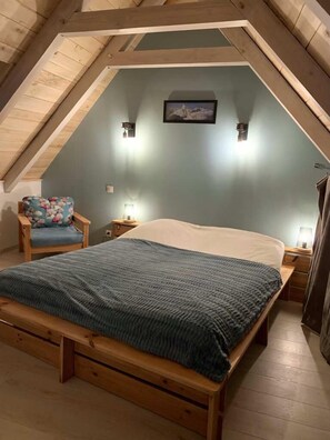 2 bedrooms, soundproofing, iron/ironing board, travel cot