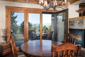 Dining - Condo w/fireplaces, A/C- Marina Cay Estates Bigfork Bay (Bigfork)