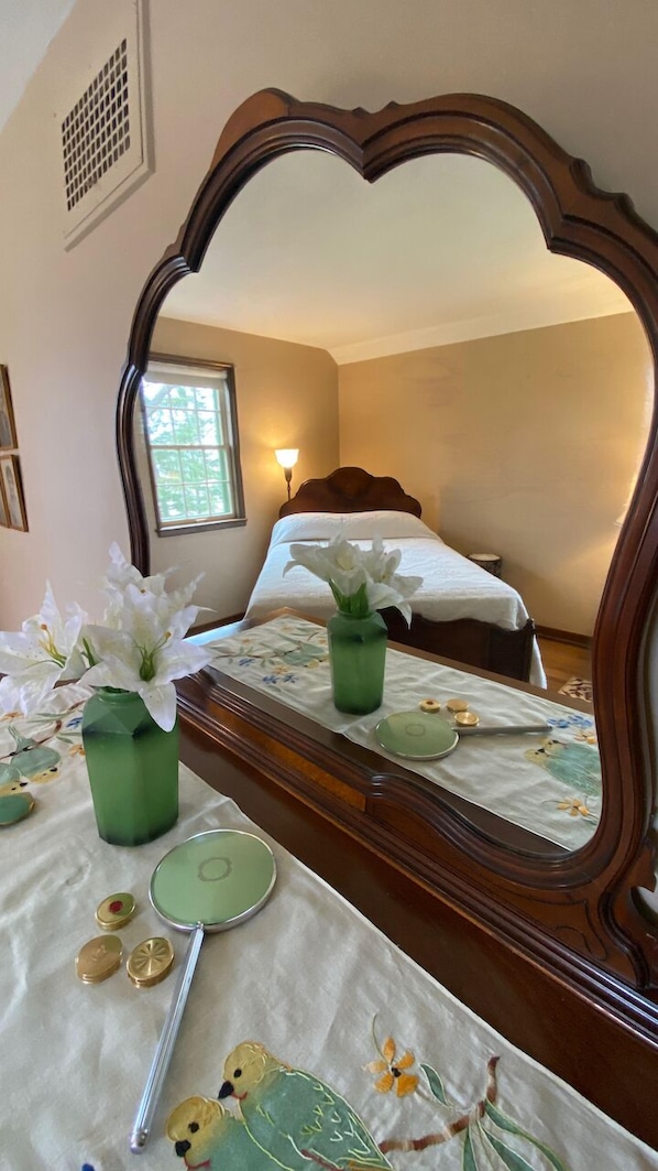 3 bedrooms, desk, free WiFi, bed sheets