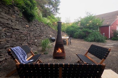 Outdoor dining. Renovated Catskills Farmhouse - hiking, swimming, quaint towns, 1st floor living