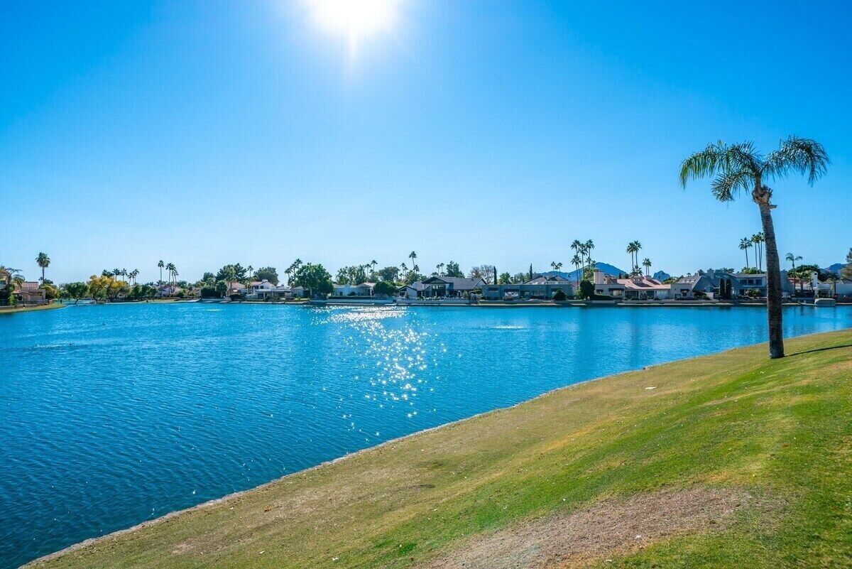 Million Dollar Waterfront Patio View with Camelback Mountain