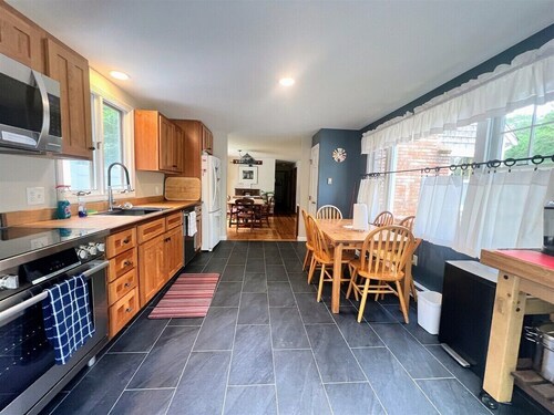 Experience the charm of Cape Cod, a spacious 4-bedroom retreat in Eastham