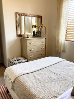 2 bedrooms, iron/ironing board, free WiFi, bed sheets - Enjoy the view from Show Low Sanctuary this summer-cute & cozy 2/2 condo (Show Low)