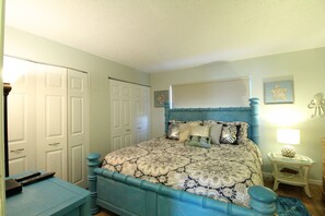 1 bedroom, bed sheets