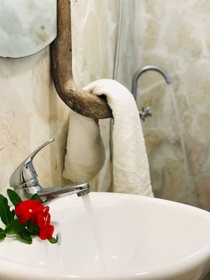 Dusche, Handtücher, Seife, Toilettenpapier