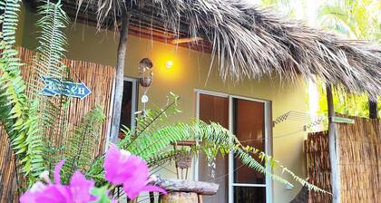 gone surfing☼wifi, pool, free parking, bbq, quiet area